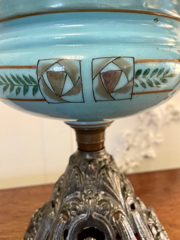 Quality Antique Victorian Oil Lamp - Image 6